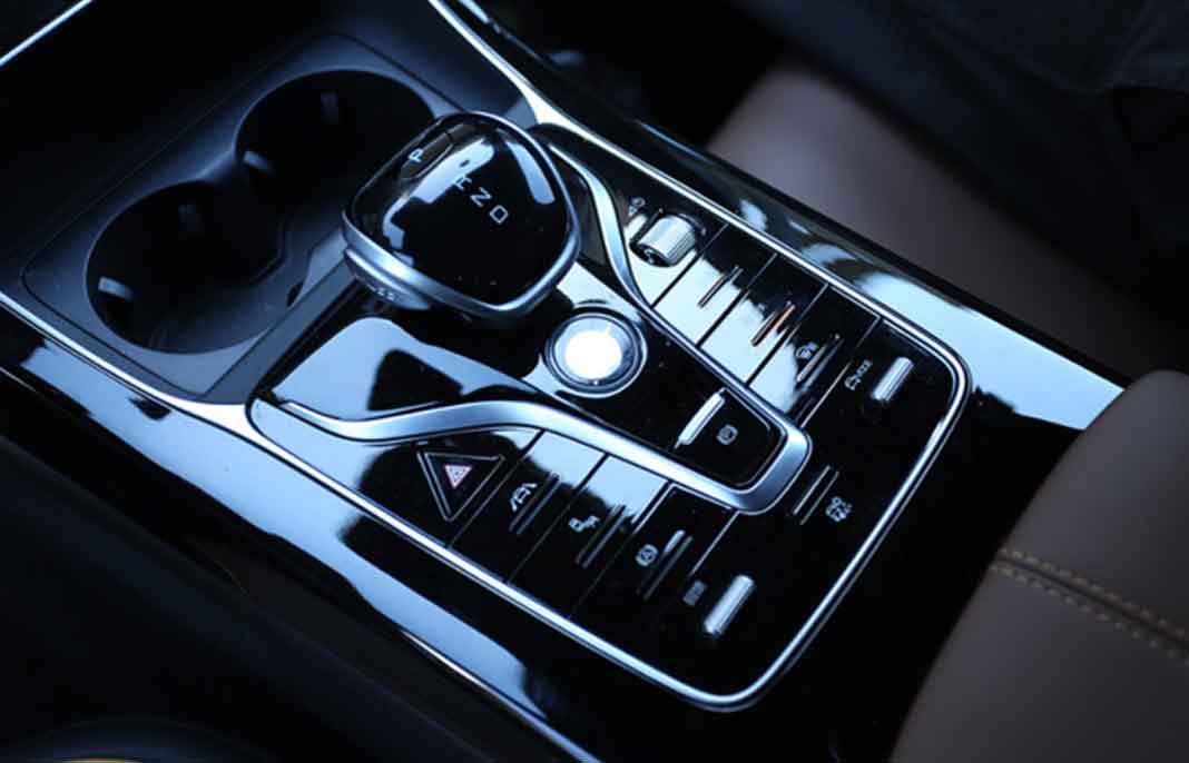 Qin PLUS EV với công nghệ pin kết hợp với sắt phốt pho mới nhất