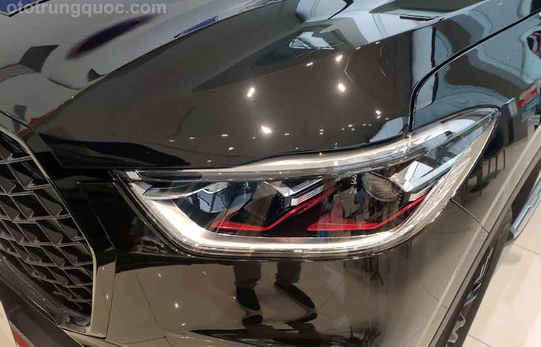 kết hợp với đèn pha LED và trang trí cản sắc nét