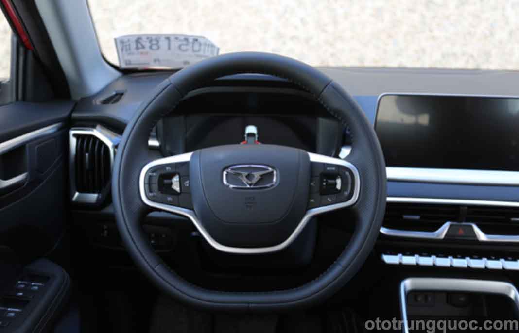 thao tác nhanh thông qua các phím bấm trên vô lăng 02 chấu