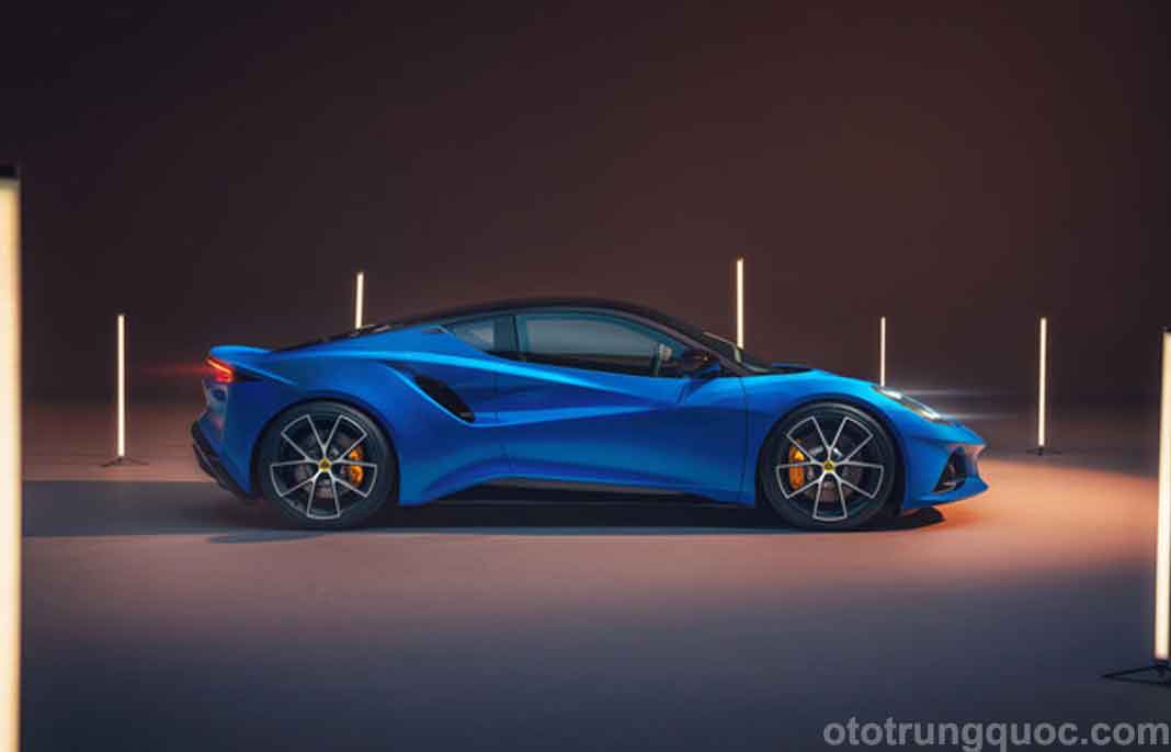 Là mẫu xe chạy xăng cuối cùng được phát triển của Lotus