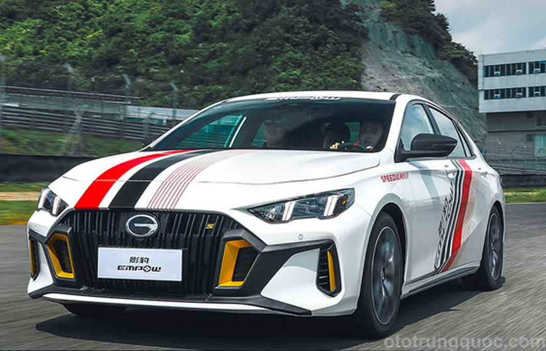 đơn đặt hàng trung bình hàng ngày lên đến 300 chiếc