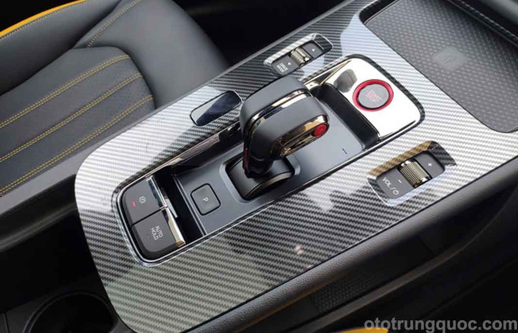 Tiếng pô có thể điều chỉnh thông qua nút nhấn