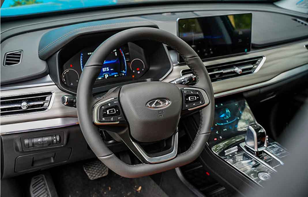 Vô lăng đa chức năng ba chấu được bọc da