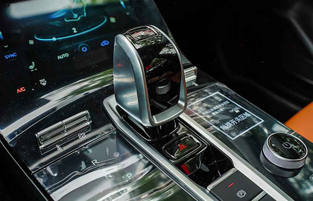 thời gian tăng tốc 0-100 km/h của Phiên bản Ruihu 8 là 7,5 giây và khoảng cách phanh tối thiểu là 38,5 mét